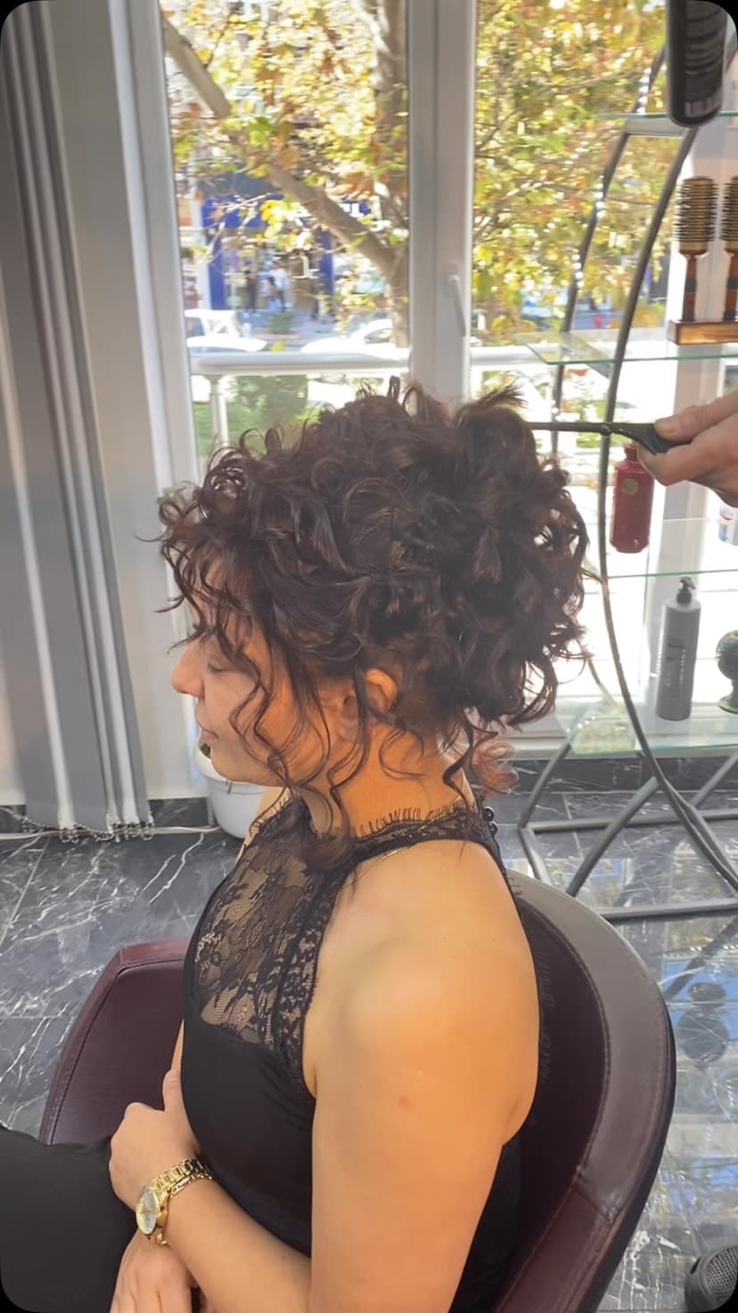 Bukleli Romantik Topuz & Salon Dokunuşları